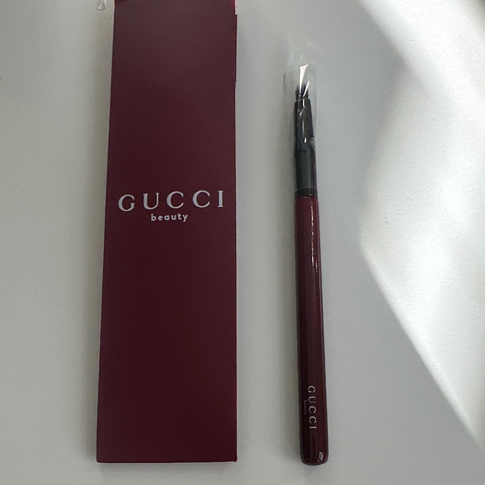 Gucci Beauty Deep Red Lip Liner
